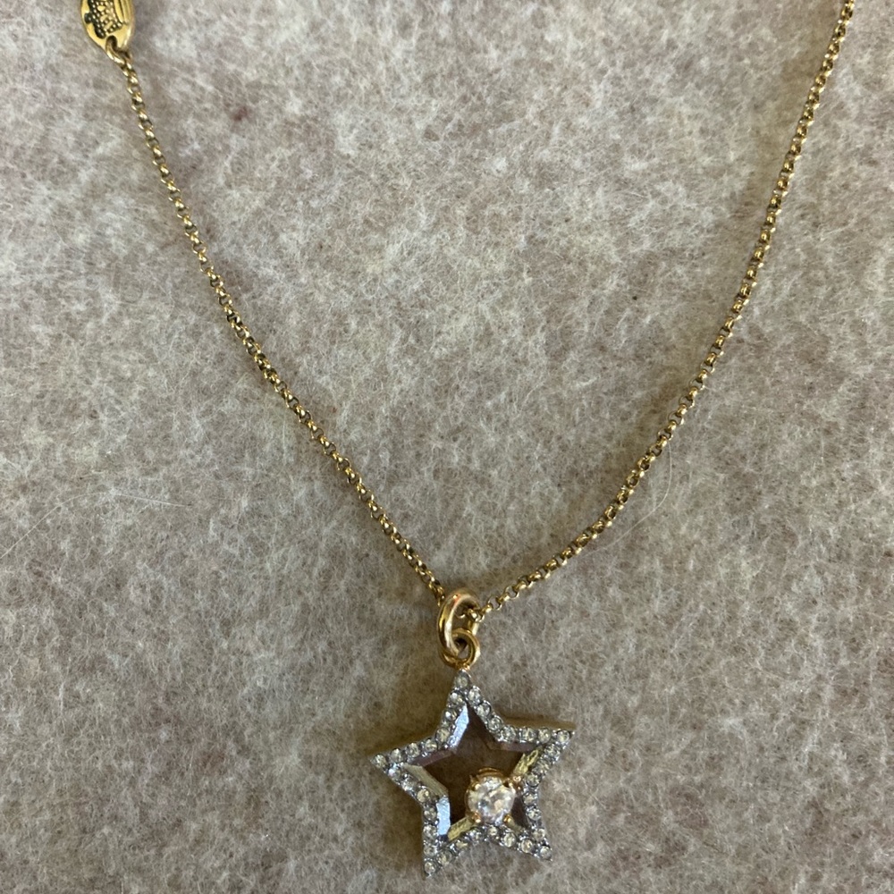 Juicy Couture Gold Rhinestone Star Necklace ⭐️⭐️⭐️ - Picture 3 of 8